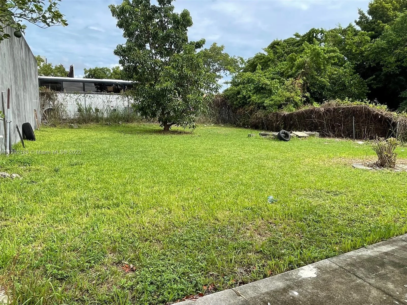 187 NW 53rd St, Miami FL 33127