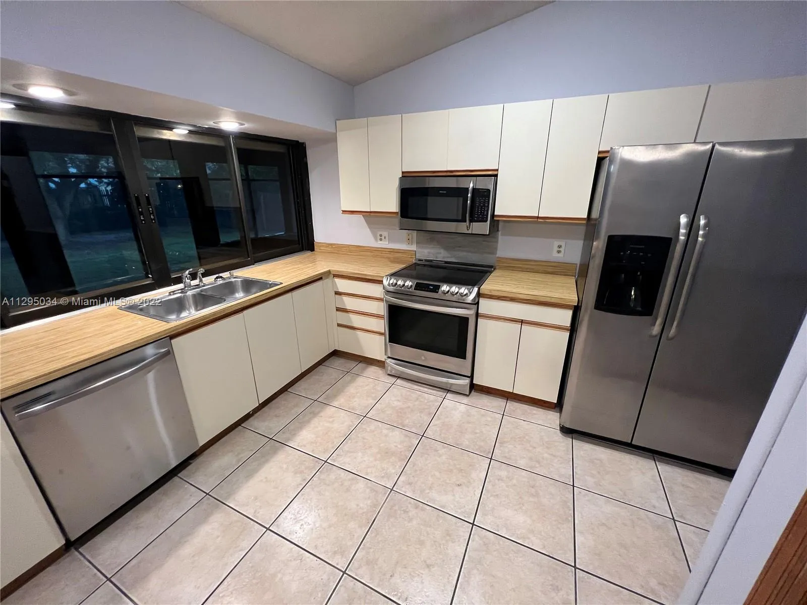 1921 SW Hickock Ter, Port St. Lucie FL 34953