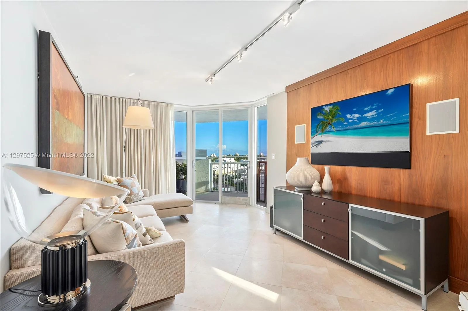 2 bedroom 2 bath for sale at 1621 Bay Rd # 807, Miami Beach FL 33139