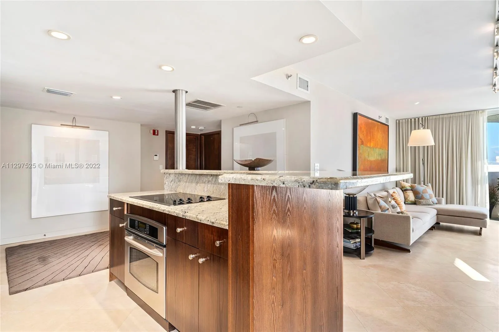 1621 Bay Rd # 807, Miami Beach FL 33139