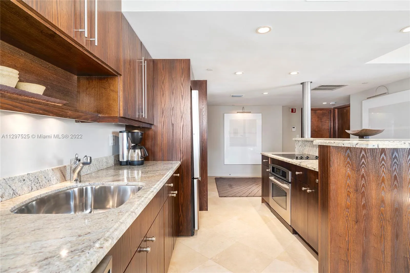 1621 Bay Rd # 807, Miami Beach FL 33139