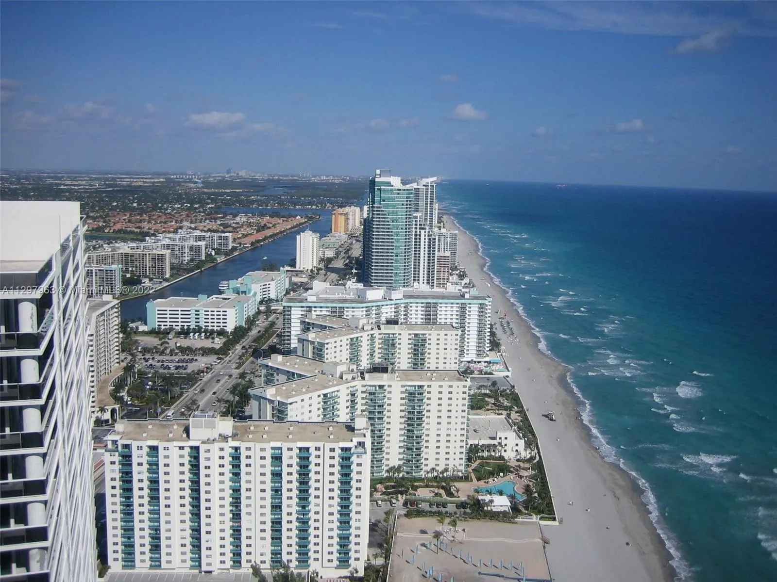 3 bedroom 2 bath for rent at 1830 S Ocean Dr # 4111, Hallandale Beach FL 33009