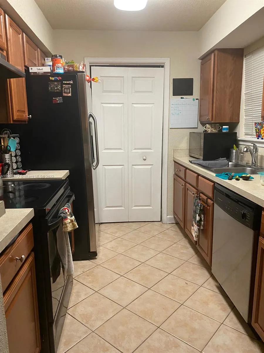833 Riverside Dr # 811, Coral Springs FL 33071