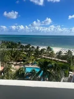 1 bedroom 1 bath for rent at 4301 Collins Ave # 907, Miami Beach FL 33140