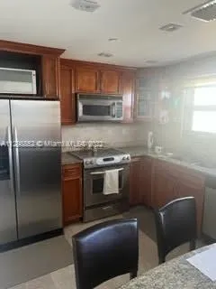 4301 Collins Ave # 907, Miami Beach FL 33140