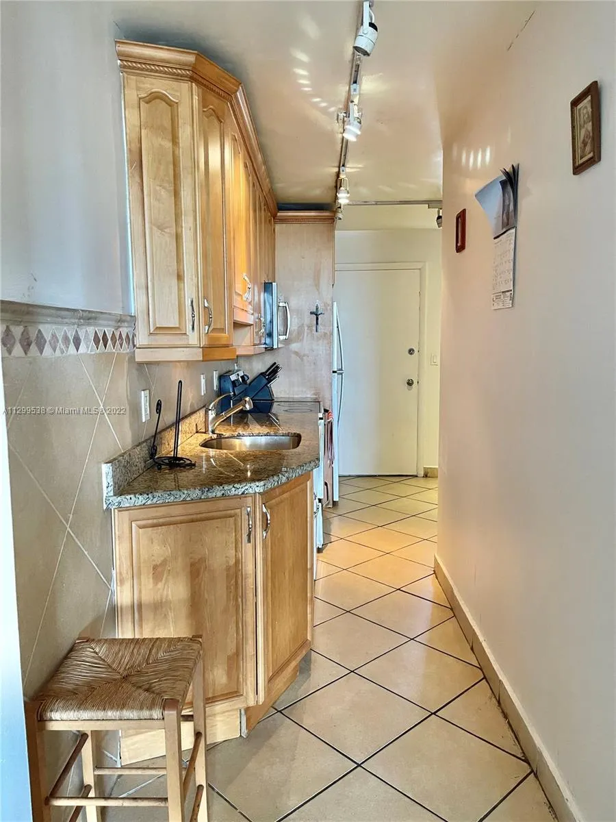 3660 NE 166th St # 510, North Miami Beach FL 33160