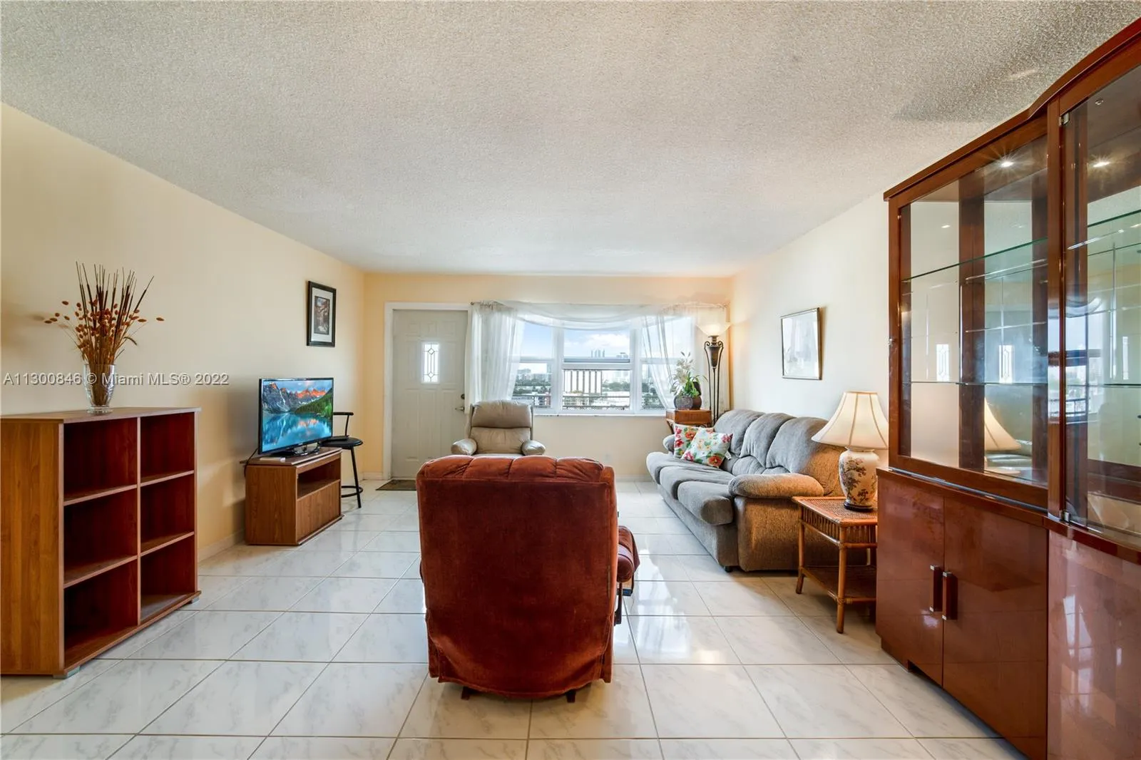 401 Golden Isles Dr # 1114, Hallandale Beach FL 33009