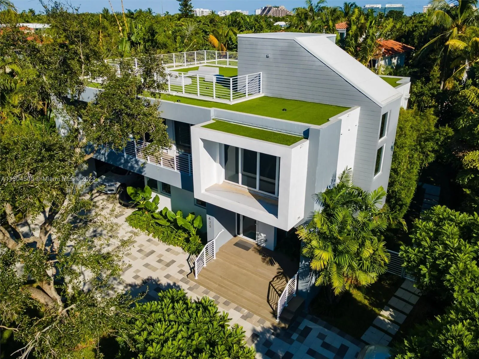 425 Harbor Dr, Key Biscayne FL 33149