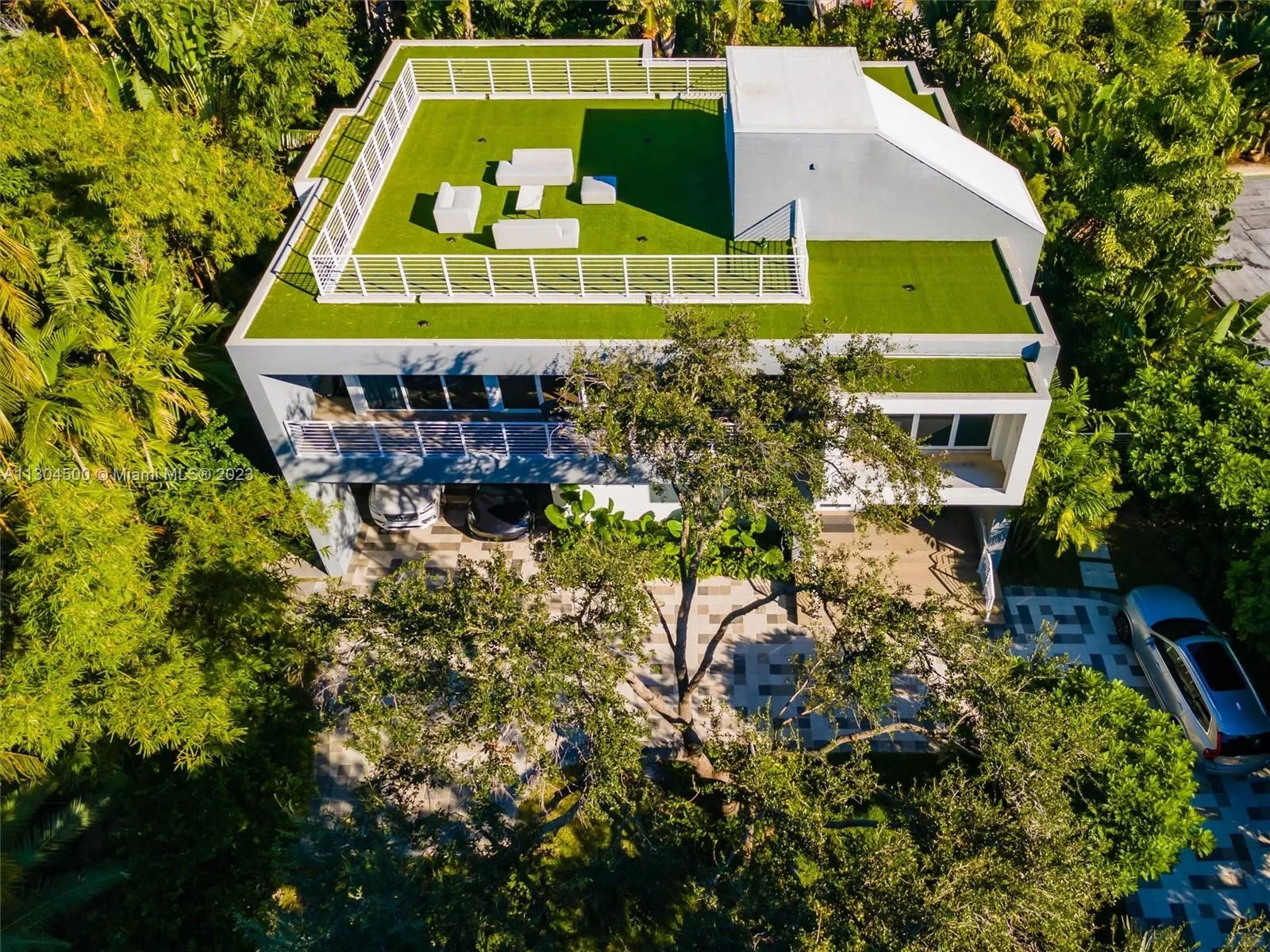 425 Harbor Dr, Key Biscayne FL 33149