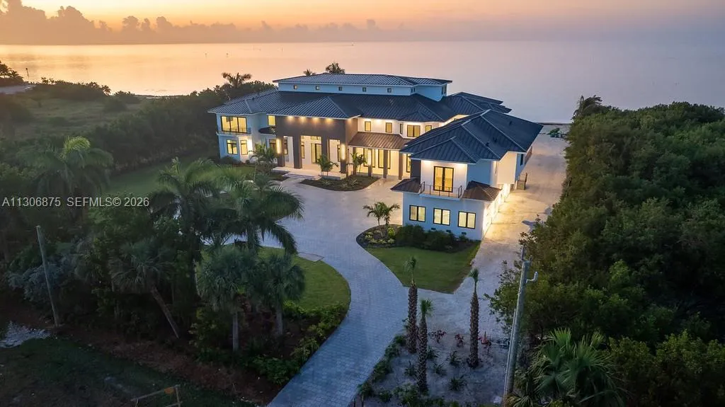 9 bedroom 9 bath for sale at 2405 Coco Plum Dr, Marathon FL 33050