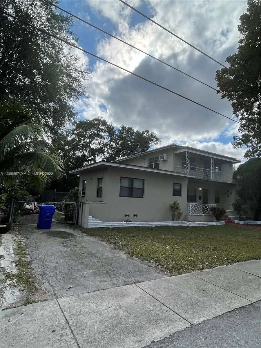546-548 NE 65th St, Miami FL 33138