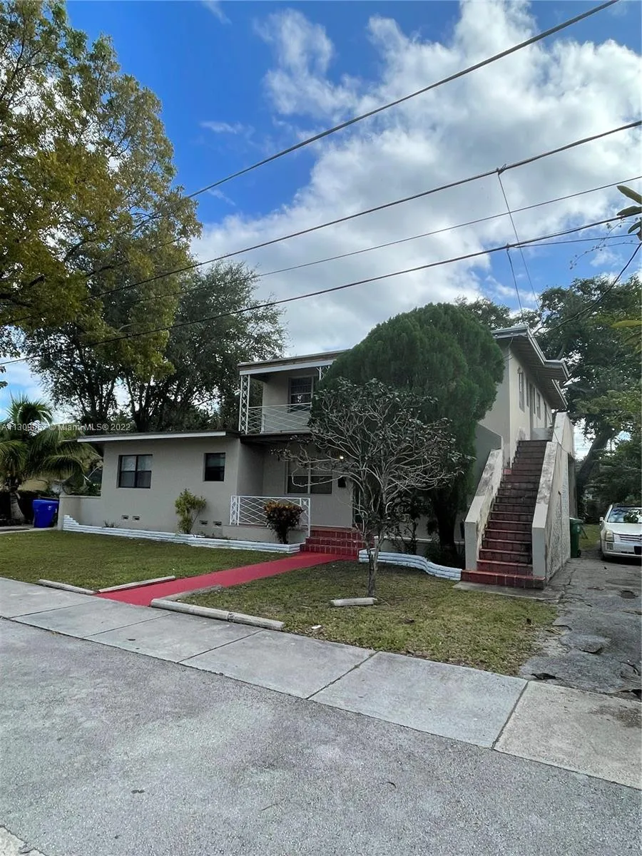 546-548 NE 65th St, Miami FL 33138