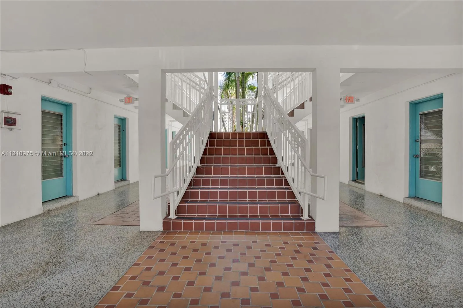 1 bedroom 1 bath for sale at 350 Collins Ave # 103, Miami Beach FL 33139