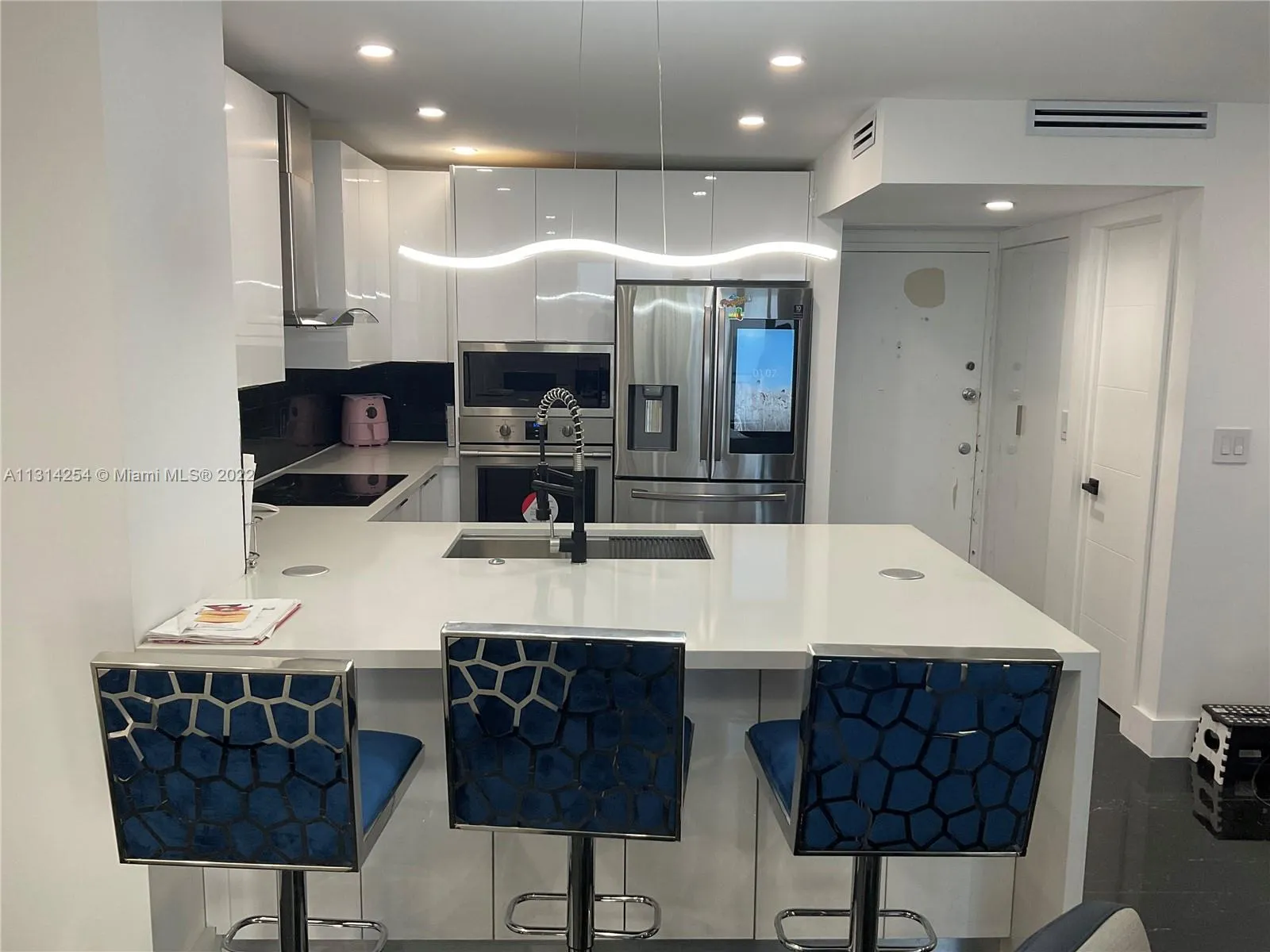 3180 S Ocean Dr # 1503, Hallandale Beach FL 33009