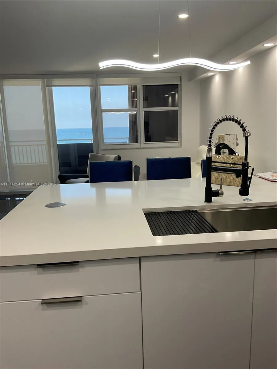 3180 S Ocean Dr # 1503, Hallandale Beach FL 33009