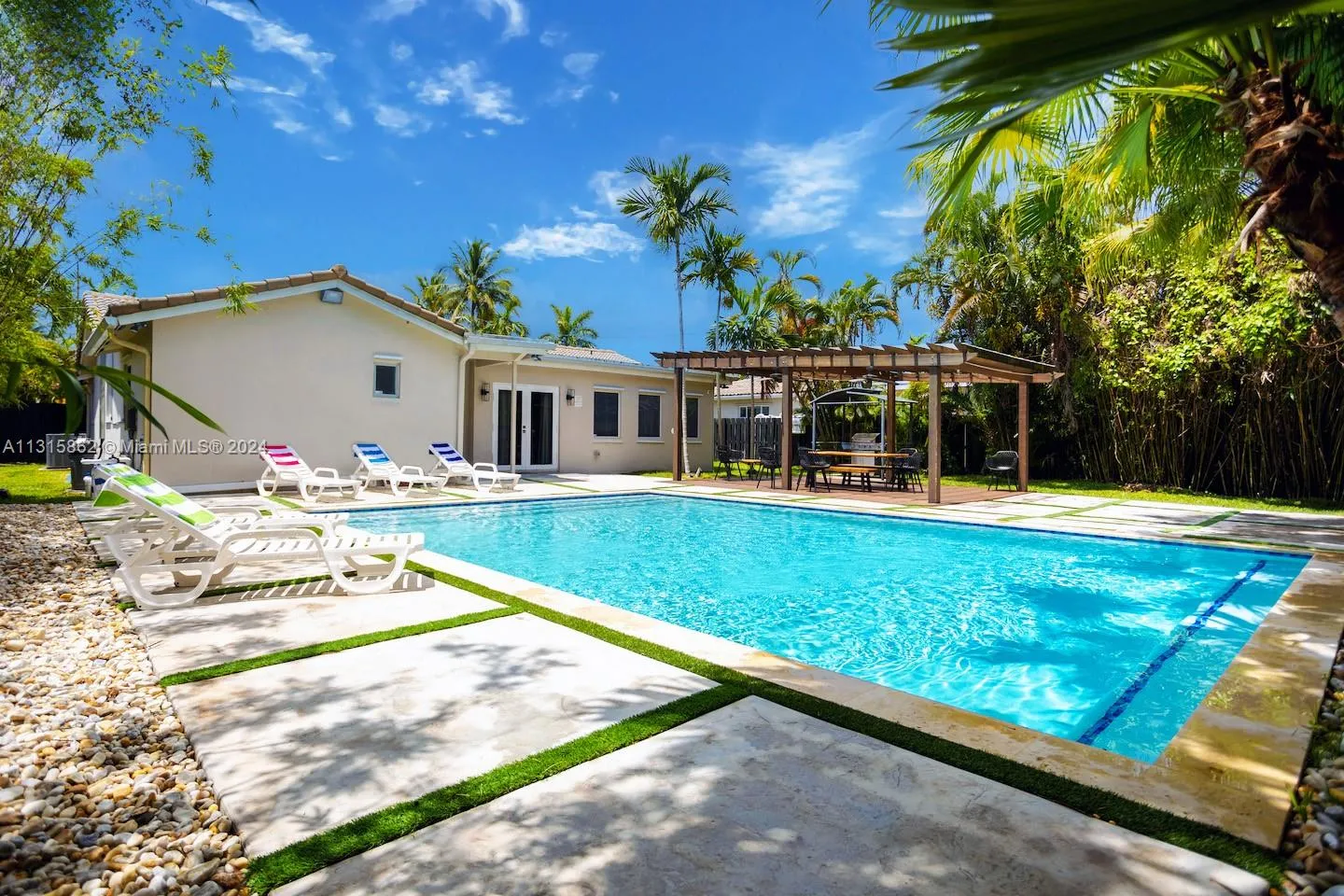 5 bedroom 3 bath for rent at 1307 Rodman St, Hollywood FL 33019