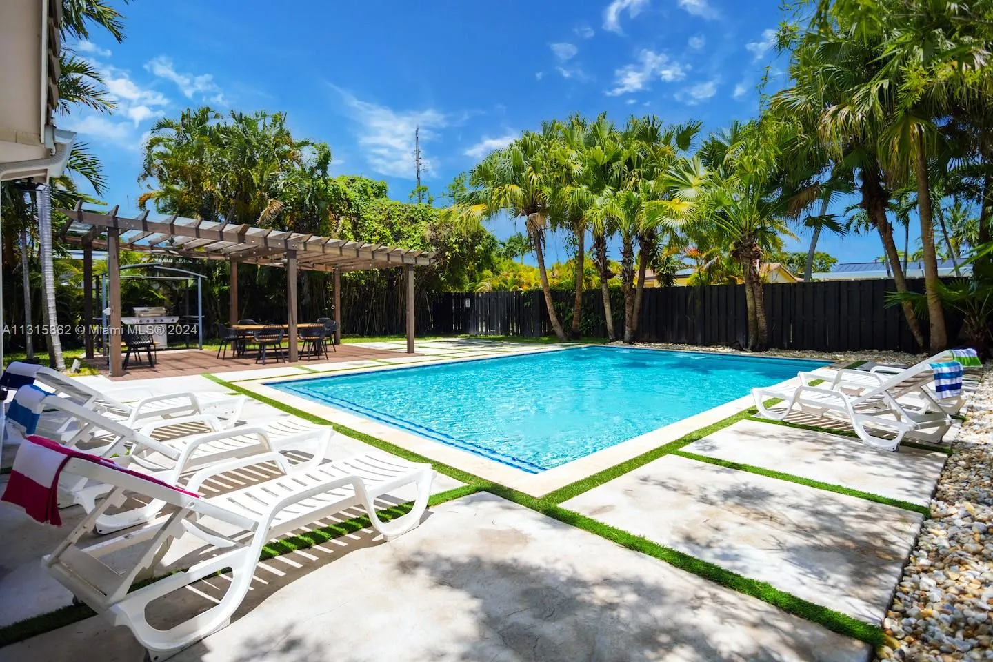 1307 Rodman St, Hollywood FL 33019