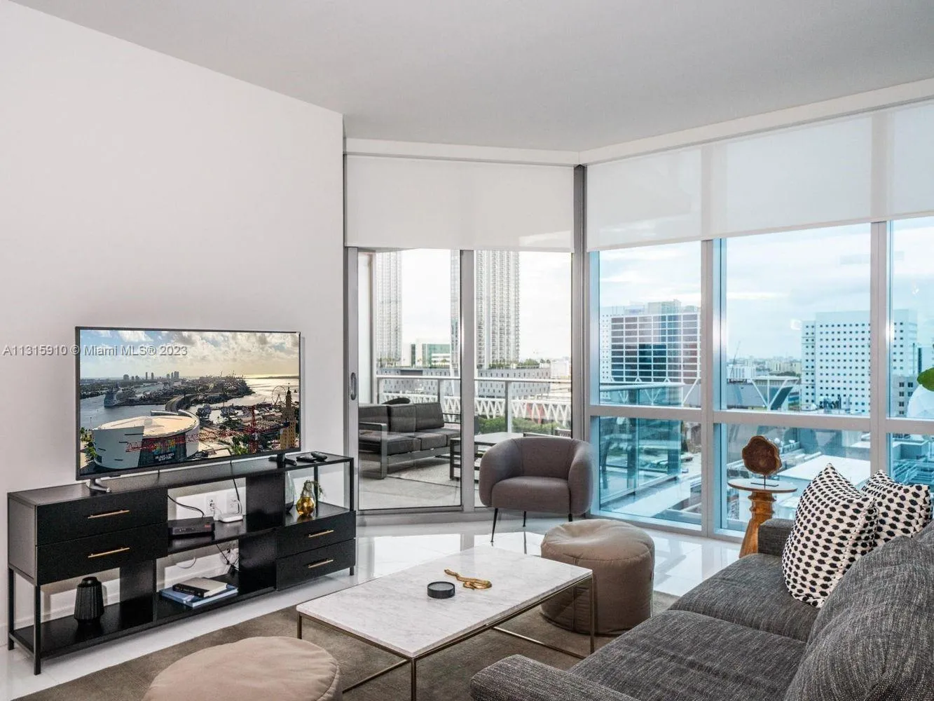 851 NE 1st Ave # 1408, Miami FL 33132