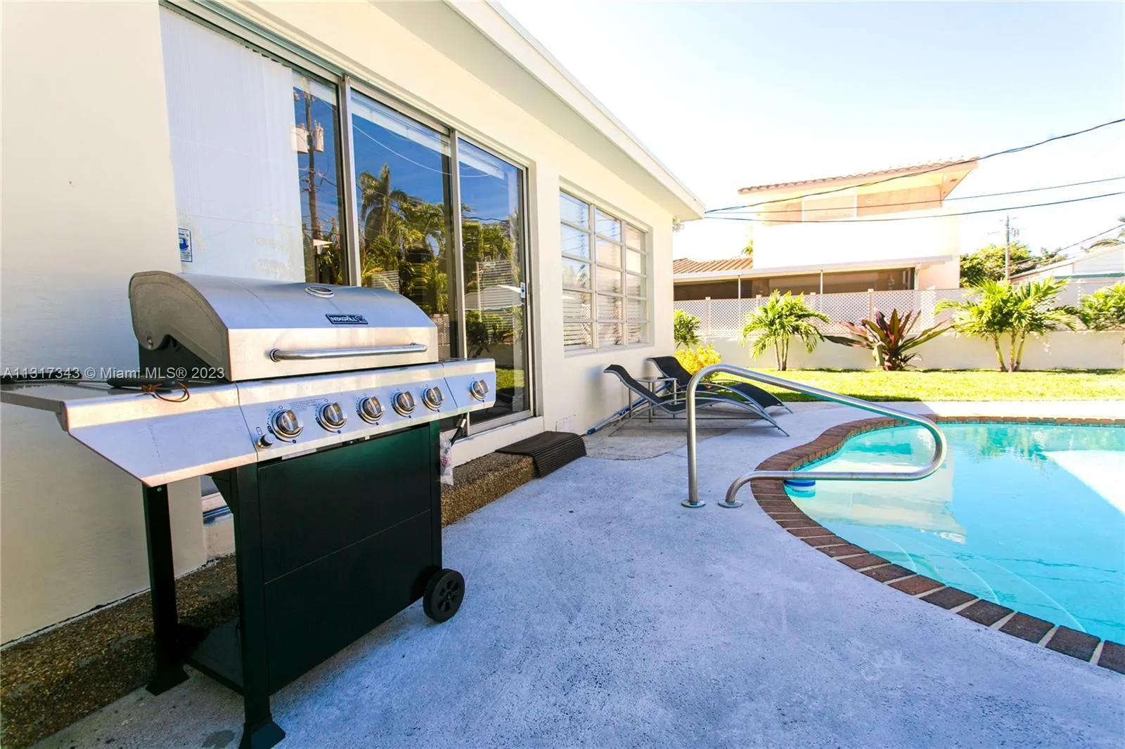 951 Washington St, Hollywood FL 33019