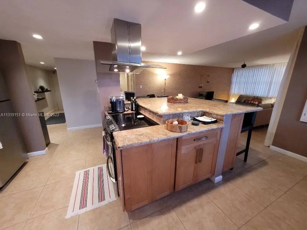 18041 Biscayne Blvd # 1404, Aventura FL 33160