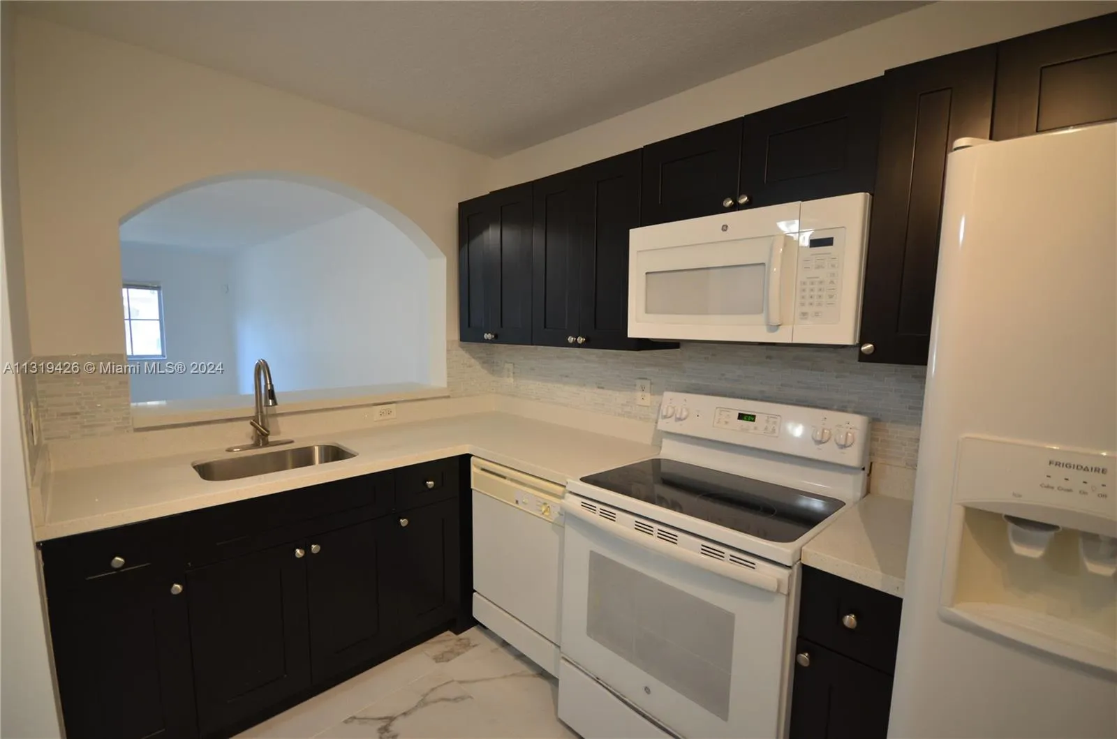 2 bedroom 2 bath for sale at 1241 SE 29th St # 102, Homestead FL 33035