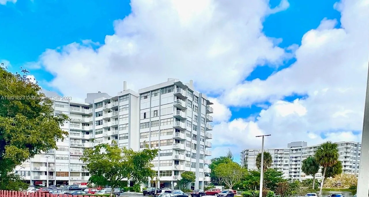 1200 NE Miami Gardens Dr, Miami FL 33179