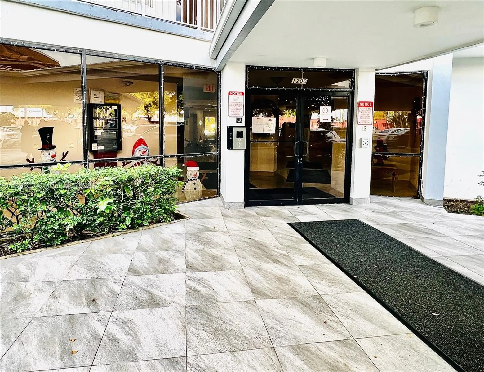 1200 NE Miami Gardens Dr, Miami FL 33179