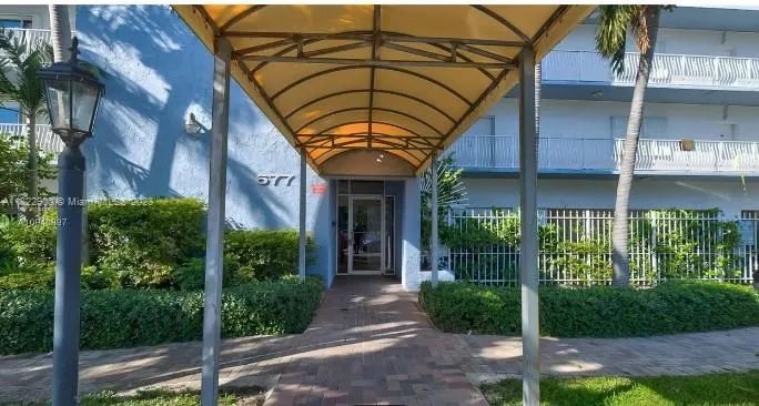 1 bedroom 1 bath for sale at 677 NE 24th St # 504, Miami FL 33137