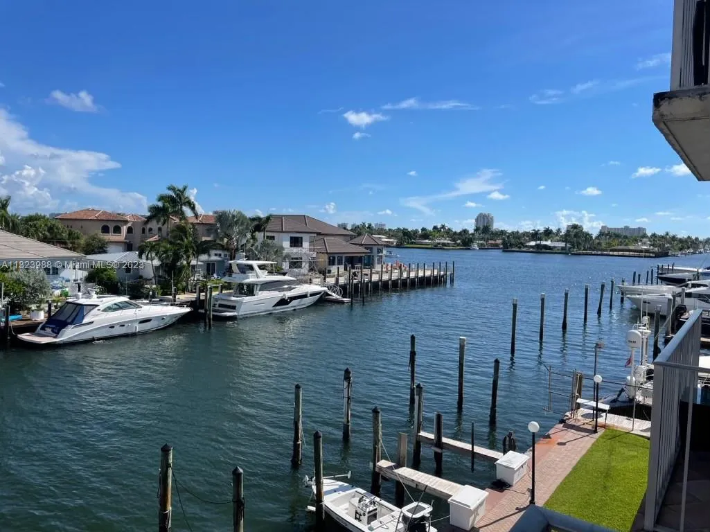 1 bedroom 1 bath for rent at 1777 SE 15th St # 320, Fort Lauderdale FL 33316