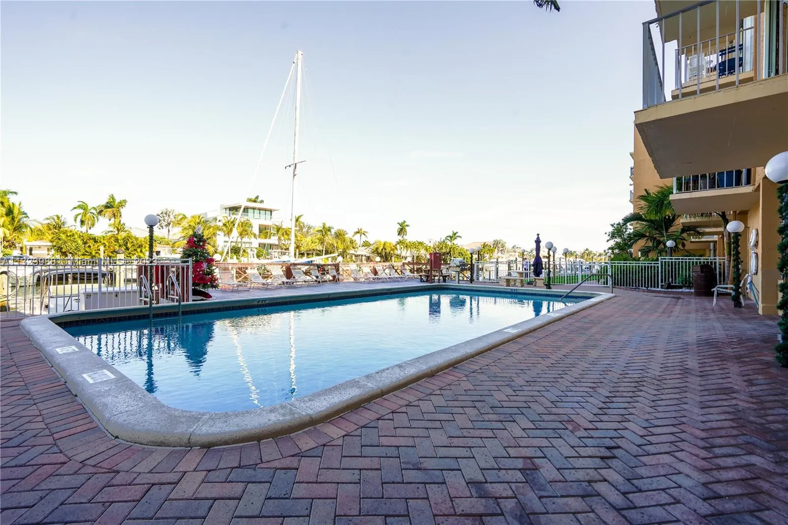 1777 SE 15th St # 320, Fort Lauderdale FL 33316