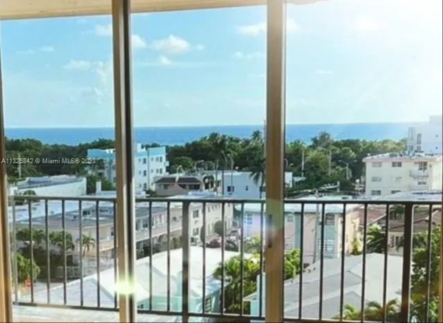 1 bedroom 1 bath for sale at 7850 Byron Ave # 606, Miami Beach FL 33141