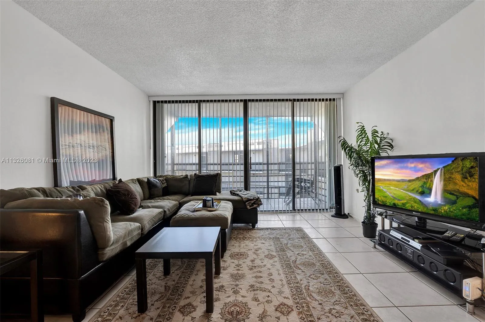 20400 W Country Club Dr # 814, Aventura FL 33180
