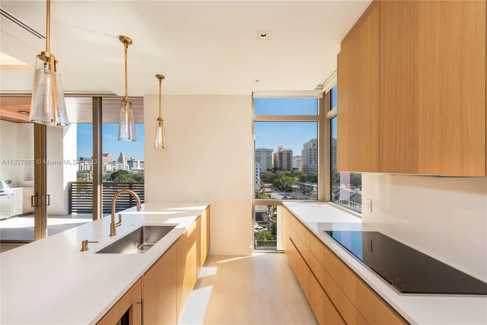 4 bedroom 5 bath for sale at 515 Valencia Ave, Coral Gables FL 33134