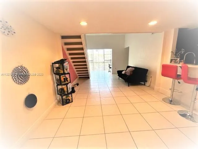 9403 Fontainebleau Blvd # 21, Miami FL 33172