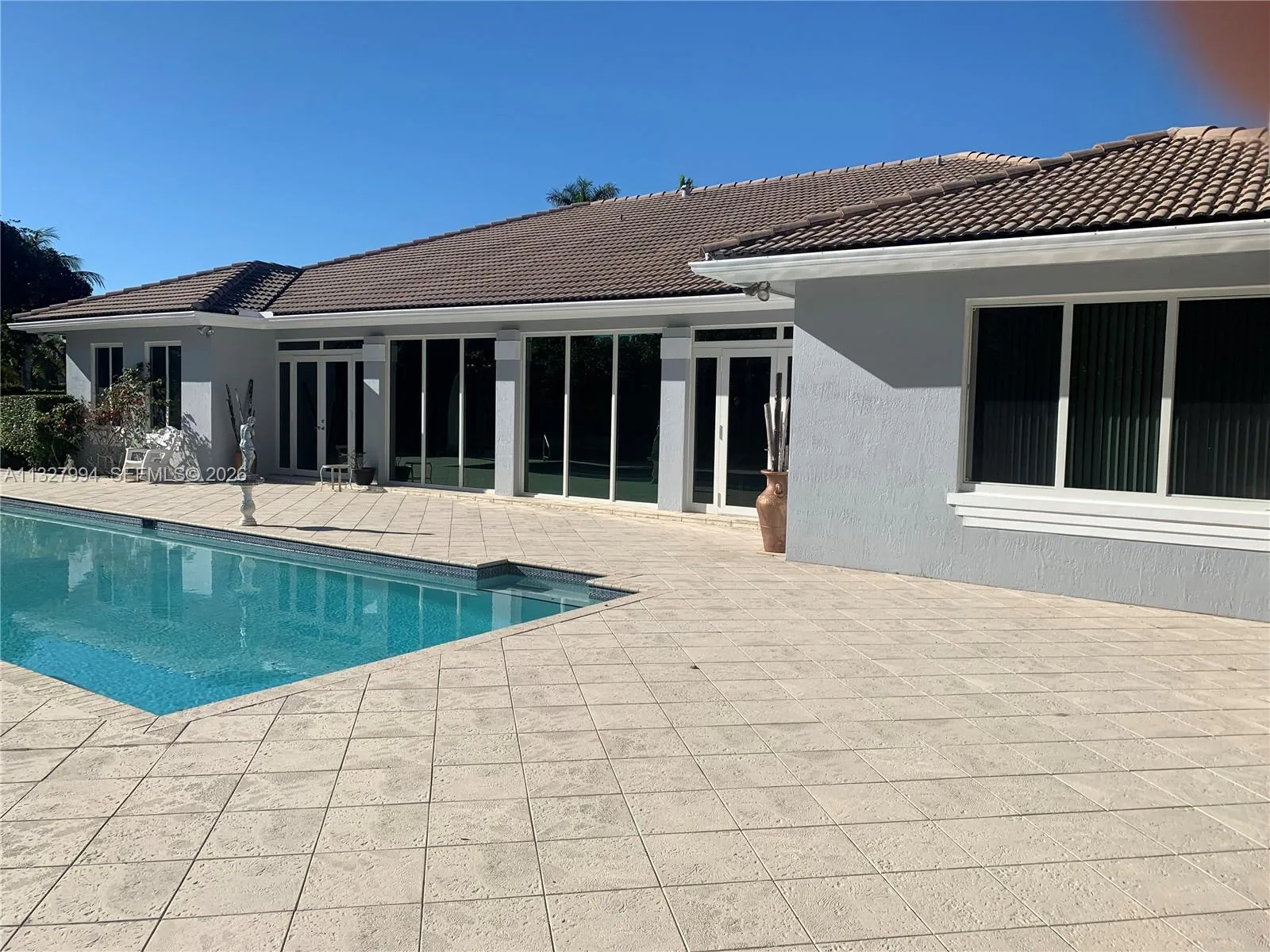 6 bedroom 4 bath for sale at 7625 SW 75th Ave, Miami FL 33143