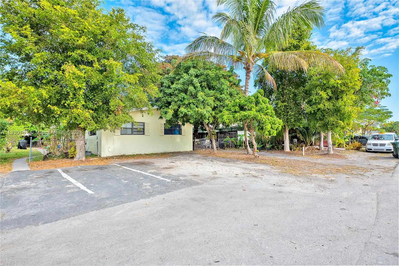 319 NW 43rd St, Oakland Park FL 33309
