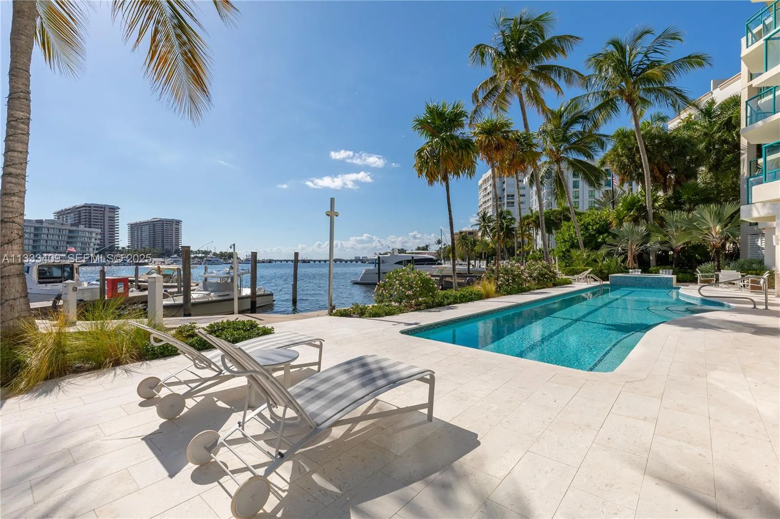 1660 W Glencoe St # 302, Coconut Grove FL 33133