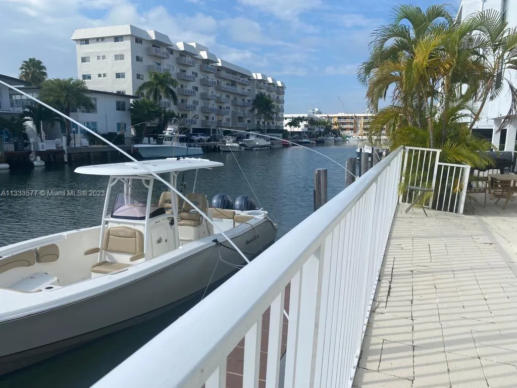 3702 NE 171st St # 18, North Miami Beach FL 33160