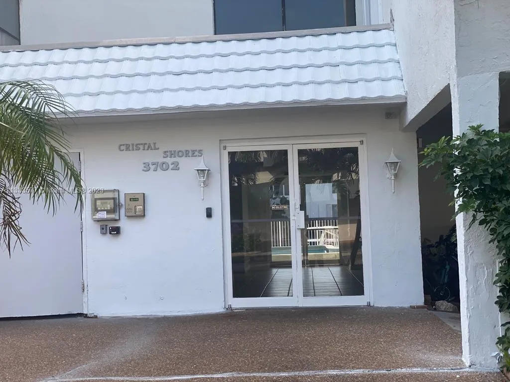 3702 NE 171st St # 18, North Miami Beach FL 33160