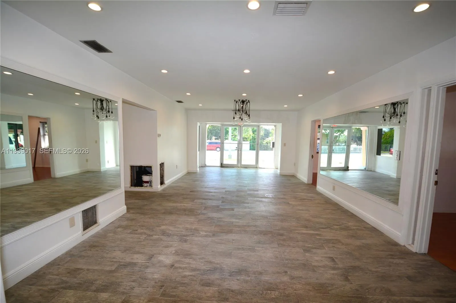 16921 NE 6th Ave, North Miami Beach FL 33162
