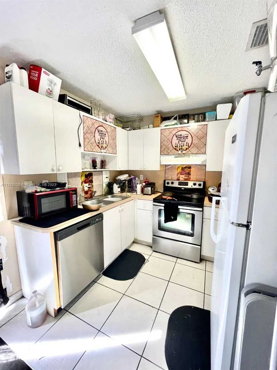 1640 NE 5th St, Homestead FL 33033