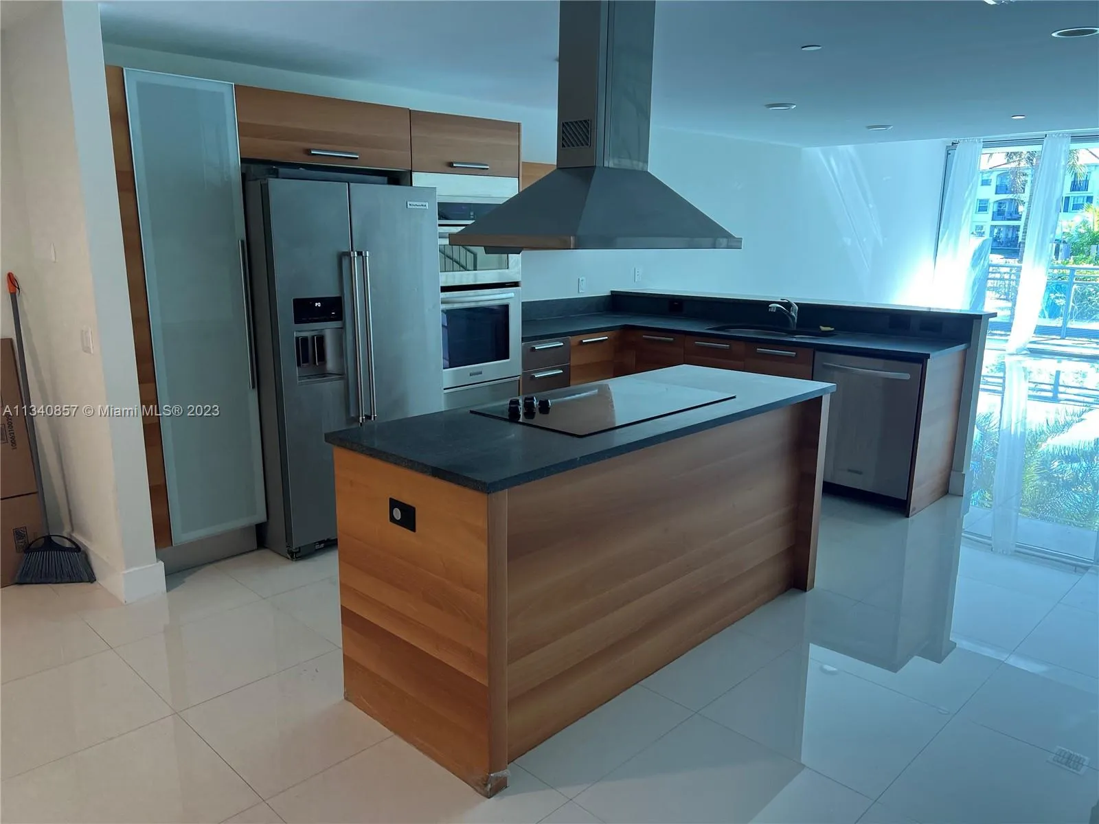 for sale at 2950 NE 188th St, Aventura FL 33180