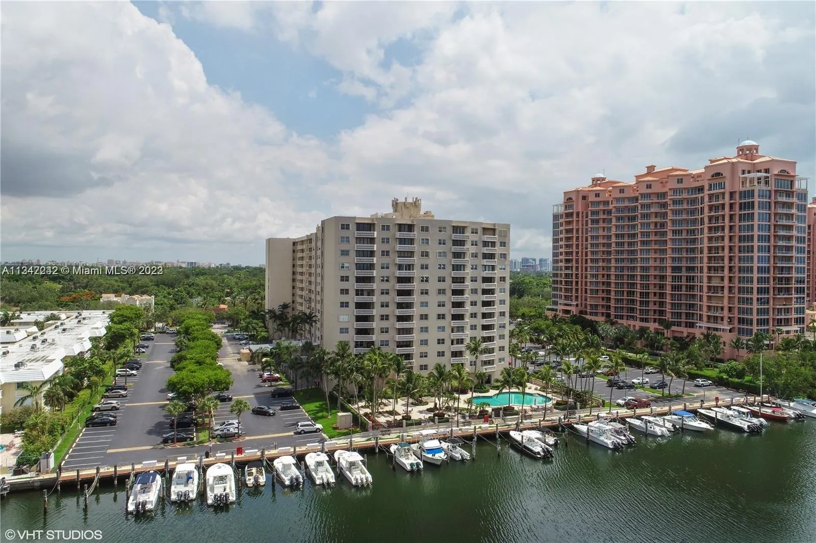 1 bedroom 1 bath for sale at 90 Edgewater Dr, Coral Gables FL 33133