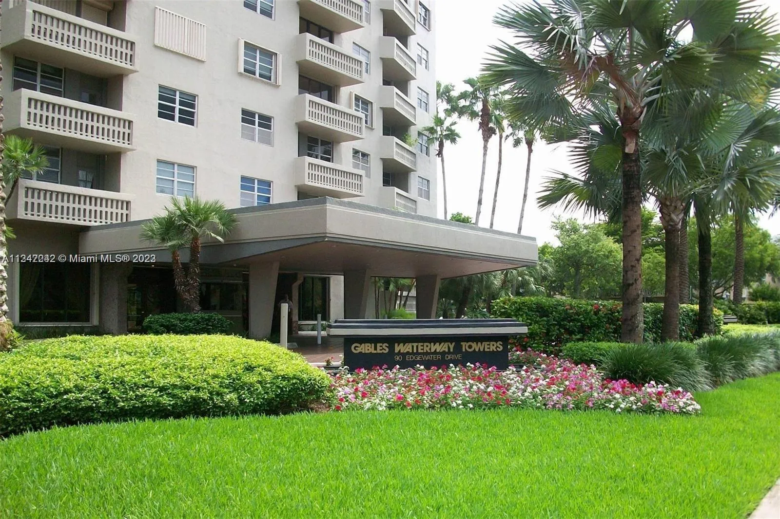 90 Edgewater Dr, Coral Gables FL 33133