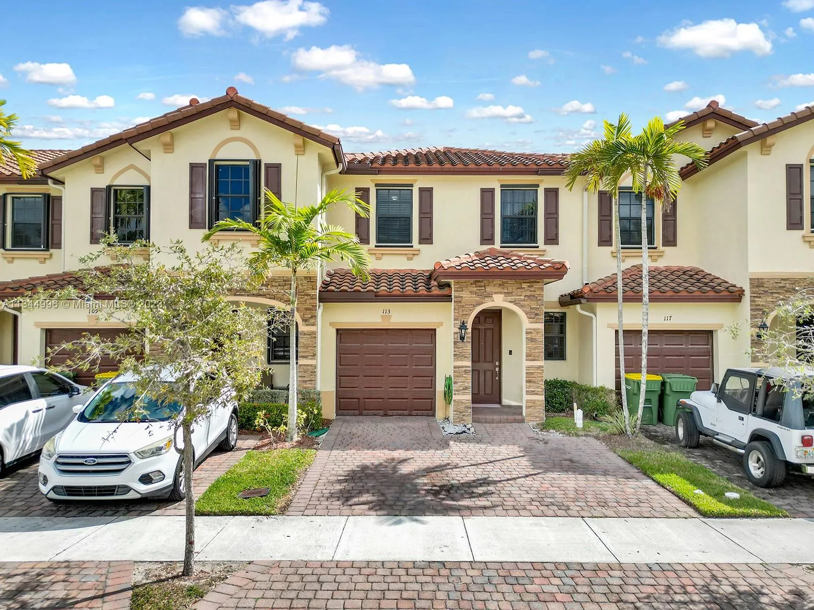 3 bedroom 2 bath for sale at 113 SE 33rd TER # 113, Homestead FL 33033