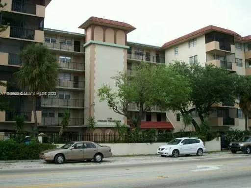 1 bedroom 1 bath for sale at 12590 NE 16th Ave # 302, North Miami FL 33161