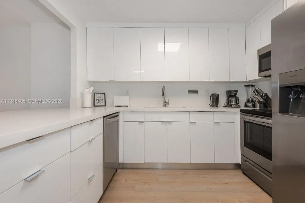 2301 Collins Ave # 927, Miami Beach FL 33139