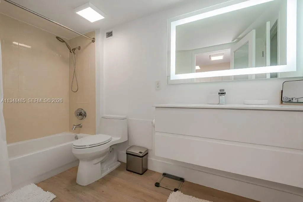 2301 Collins Ave # 927, Miami Beach FL 33139