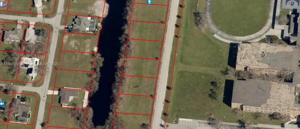 1702 NE 10th PL, Cape Coral FL 33909