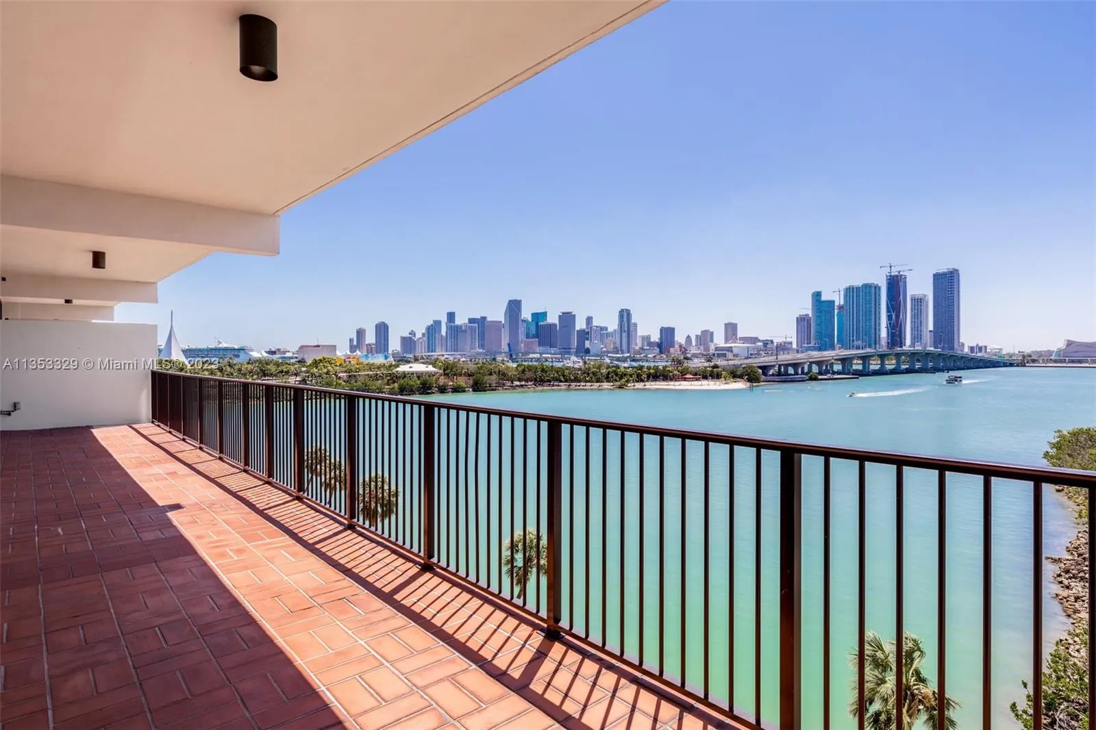 2 bedroom 2 bath for sale at 1000 Venetian Way # 608, Miami FL 33139